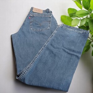 Vintage Levi’s 550 &quot; R&quot; Red Tab- High-Waisted Mom Jeans Size 10 Made in Canada Relaxed Fit 90s Denim Tapered Leg Classic Vintage Levi&#39;s