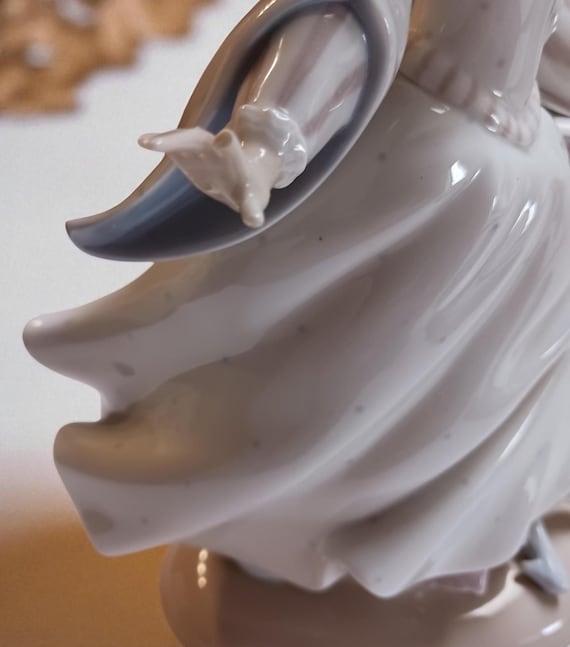 Rare Lladro “cinderella #4828 – Lost Slipper” Handcrafted