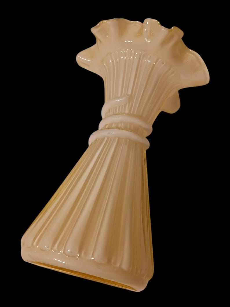 Fenton Art Glass Company Vase - Thumbnail 3
