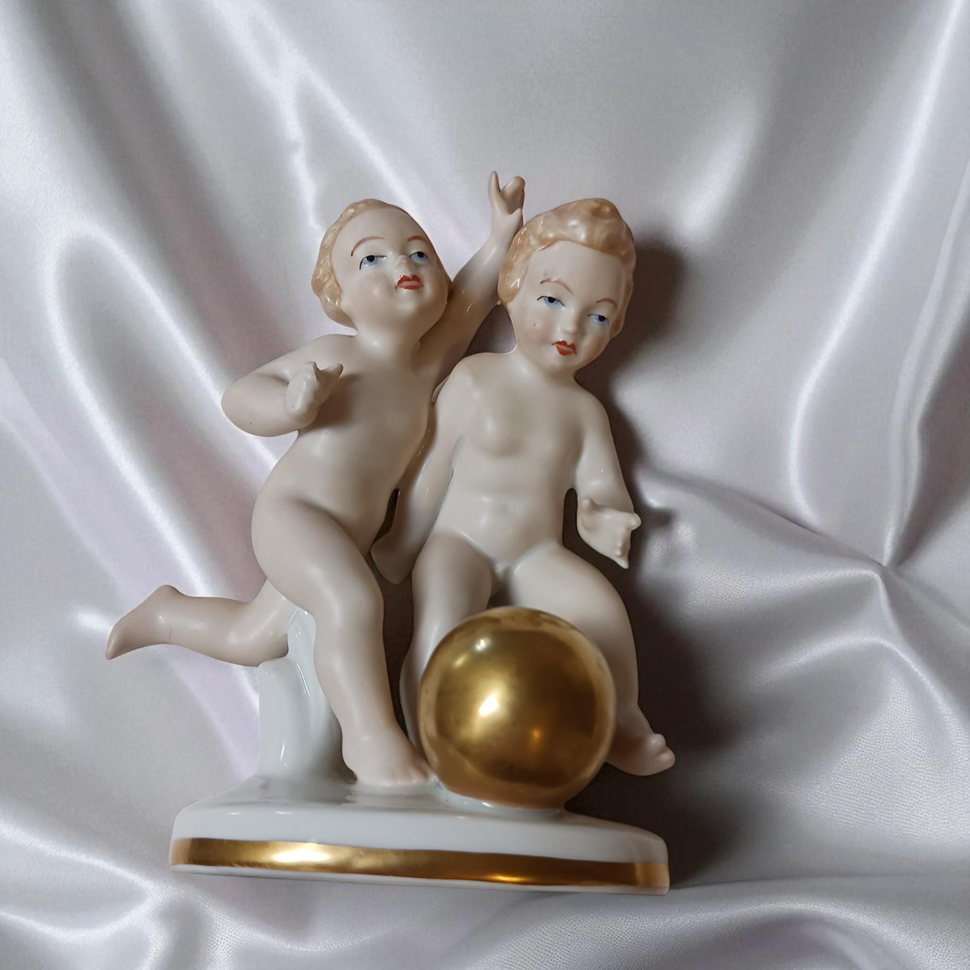 Vintage Gerold Porzellan Cherub Figurine: West Germany Golden Ball