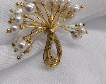 Beautiful faux pearl goldstone brooch
