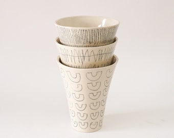 Black and white ceramic small vase with hand painted decoration H: 5″ / Pencil holder / Flower vase / Stoneware vase