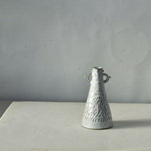 White single flower bottle vase image 1