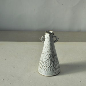 White single flower bottle vase image 3
