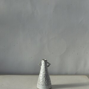 White single flower bottle vase image 2