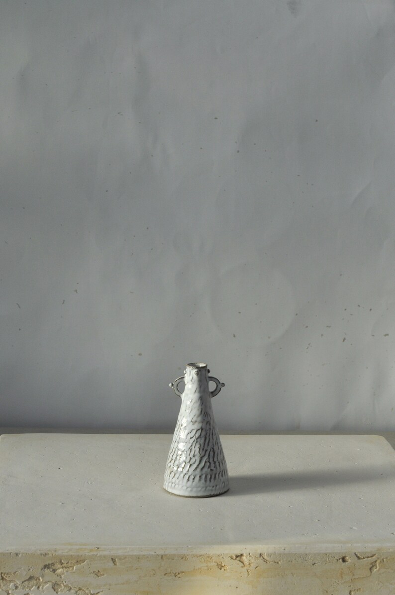 White single flower bottle vase image 2