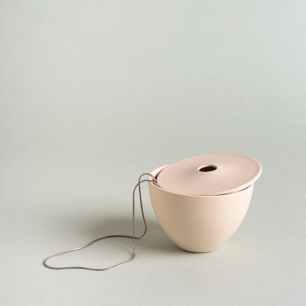 Porcelain Jewelry Dish D: 3.5″/ Pink Jewelry box / Ceramic Trinket Box / Catchall / Jewelry storage /  Lidded jar