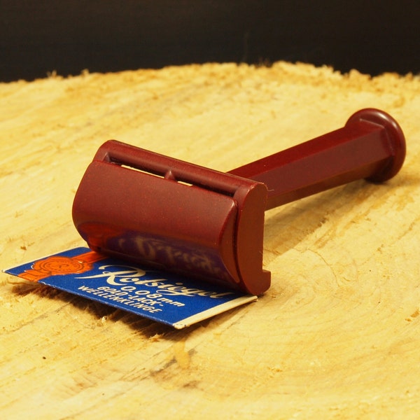 Reduced: Bakelite Slant Razor with NOS Rotsiegel Blade; Made in Germany