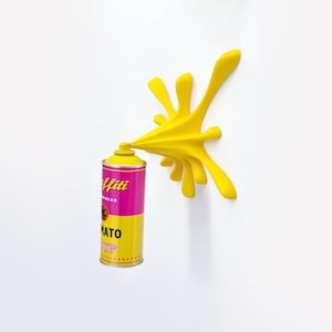 Graffiti Spray Can Splash Sculpture: Urban Street Art Wall Decor, 3D Pop Art Paint