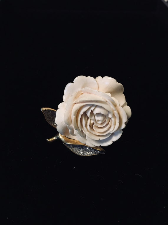 Nettie Rosenstein Ivory resin Amazing Rose Flower… - image 2