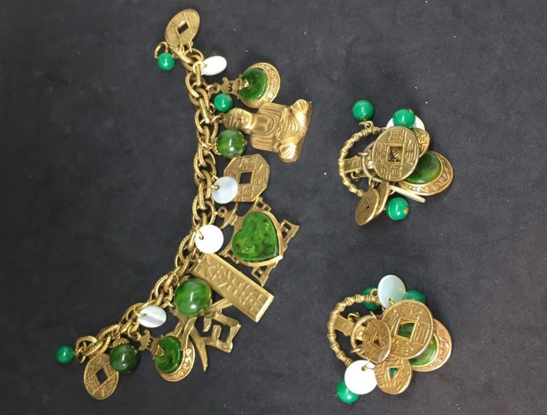 ART signed Buddha Green Faux Jade and mother of pearl Chinese symbol Pendant Earrings charm Bracelet Parure SET
