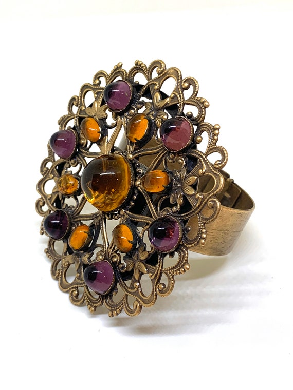 Joseff pf Hollywood HUG round cuff bracelet