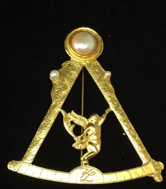 Karl Lagerfeld Triangle Goldplated Faux pearl Cher