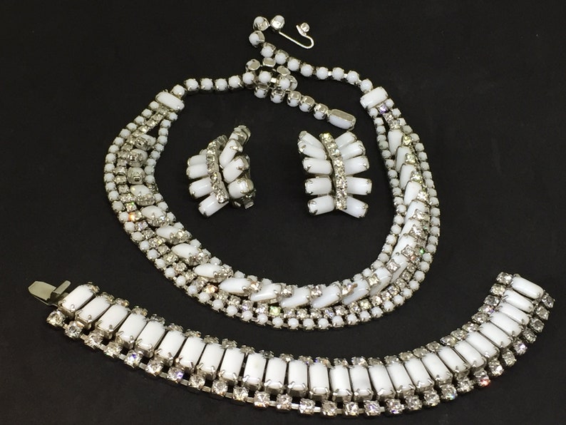 Kramer NY milk glass white necklace bracelet earrings set parure