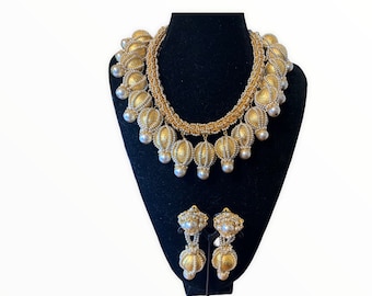 William DeLillo incroyable énorme collier de col de fausses perles et boucles d’oreilles set parure