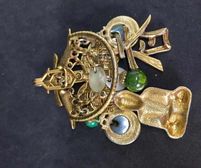 ART signed Buddha Green Faux Jade and mother of pearl Chinese symbol Pendant Earrings charm Bracelet Parure SET