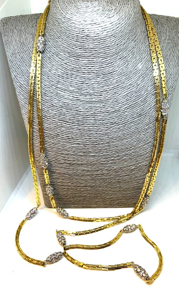 Christian Dior 1973 extra long goldtone chain wit