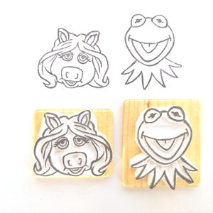 Kermit e Miss Piggy - Ispirato al Muppet Show - Set di timbri in gomma intagliati a mano - Regalo per coppie