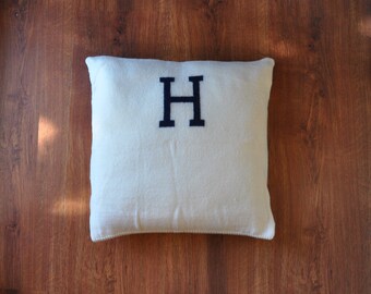 varsity letter H wool pillow cover / ivory personalized accent pillow / knit throw pillow cover / decorative cushion case