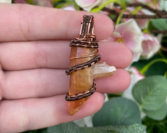 Druzy quartz wire wrapped necklace - orange gold druzy quartz - copper wire wrapped gemstone - quartz healing necklace - chakra boho hippie