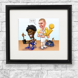 Nikola Jokic Joel Embiid MVP & Cup-Vergleich Illustration Signiert vom Künstler Druck, Poster oder Leinwand