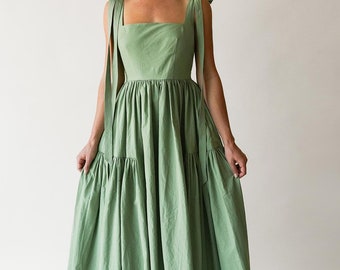 The Cozetté Dress in Juniper