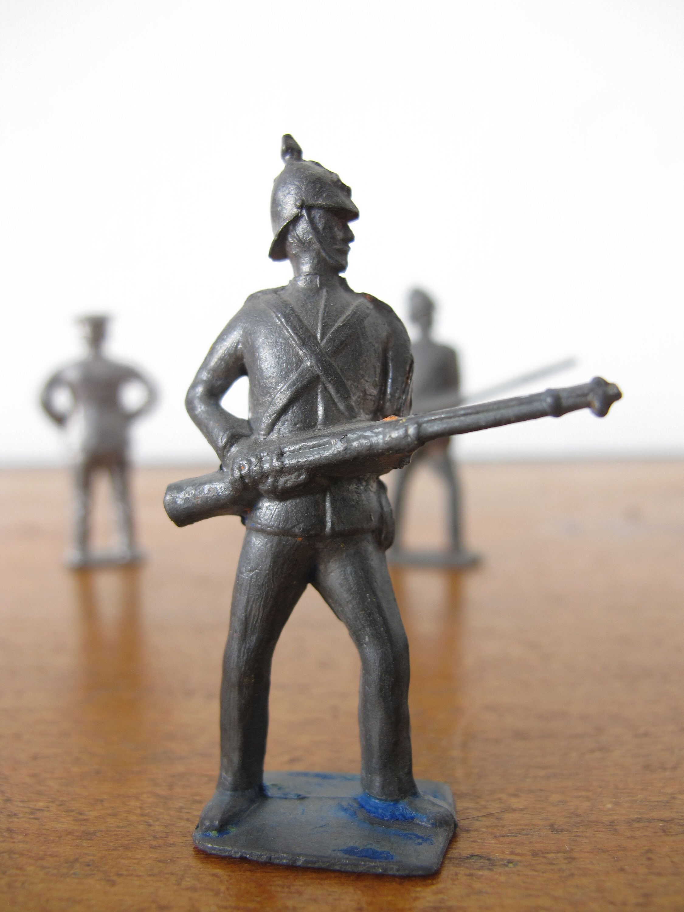 Lot De Soldats De Plomb Anciens - Jouets Enfants - État Accidenté