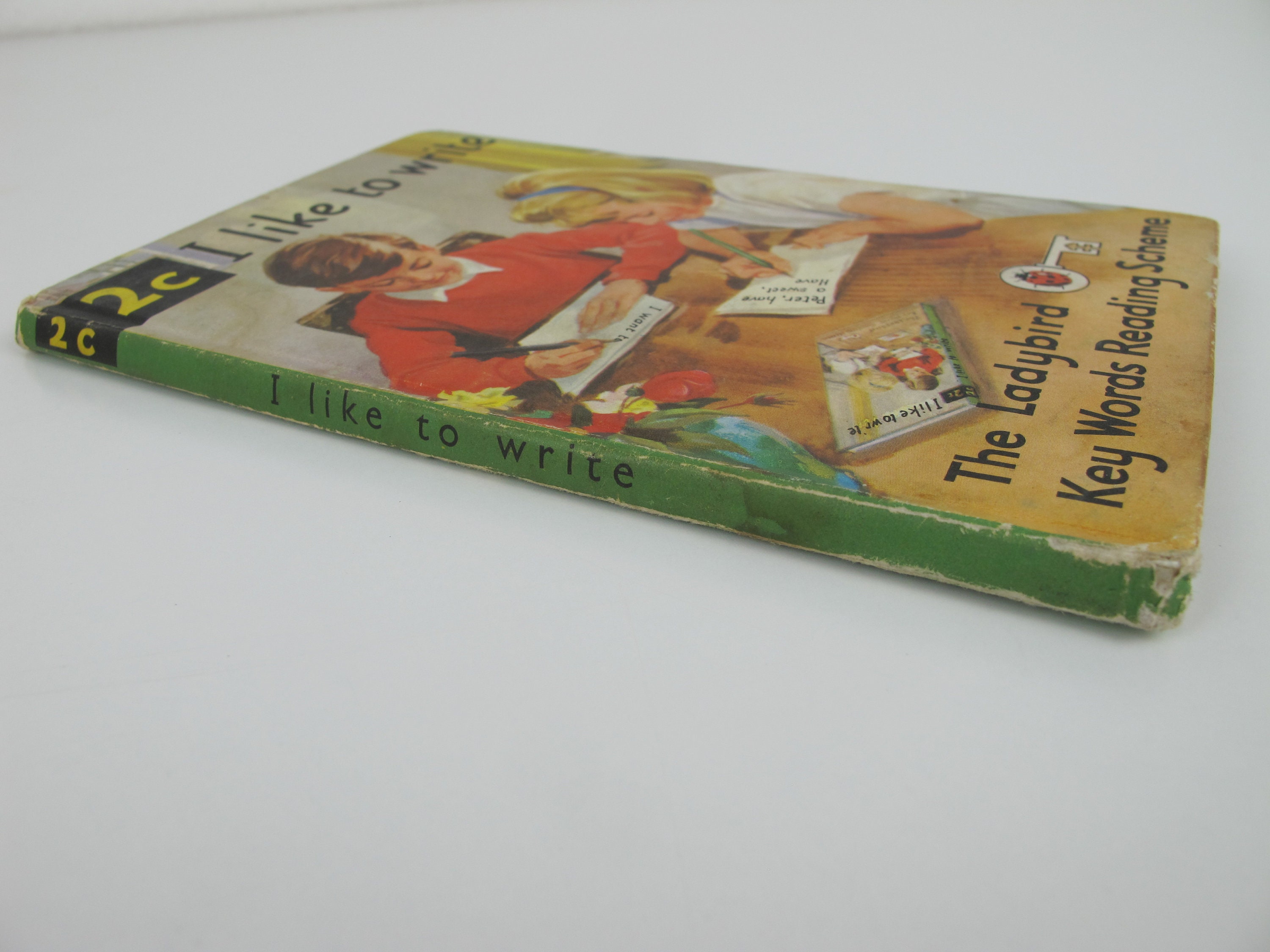 洋書  Family Ladybird Books Swiss Family Robinson (Ladybird Children's Classics): Wyss