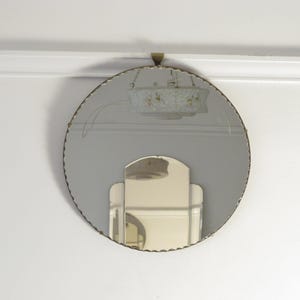 Miroir rond art déco sans cadre avec miroir en croûte de tarte.  Prêt à accrocher sur une nouvelle chaîne
