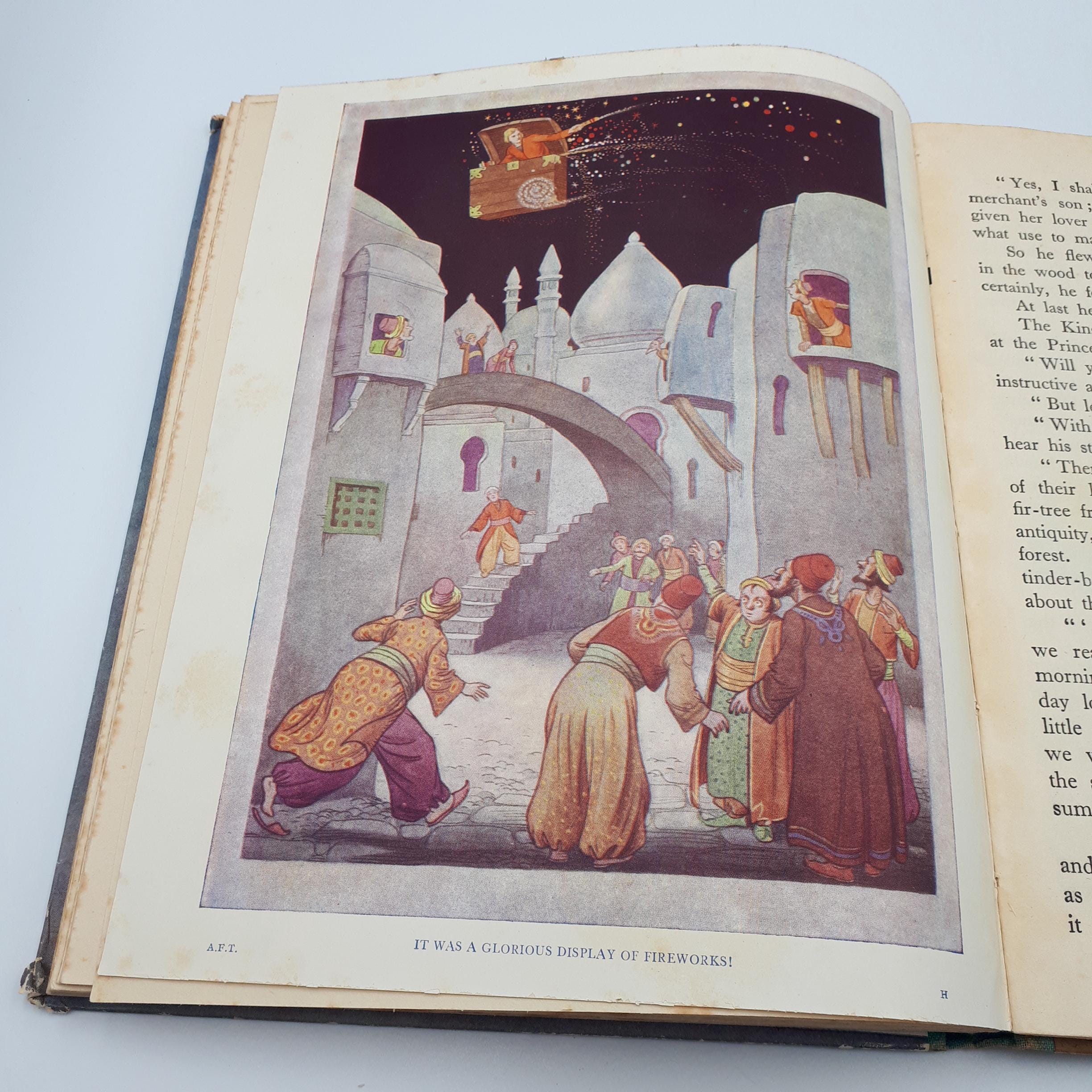 Andersen's Fairy Tales With Illustrations by Holmes Andersen's Fairy Tales With Illustrations by Holmes
