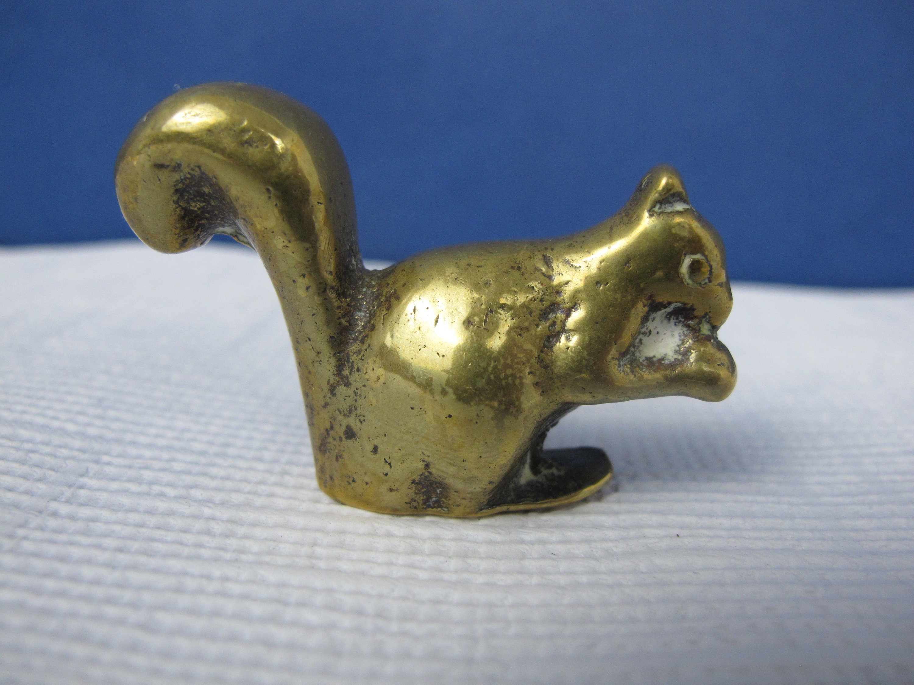 Vintage small brass squirrel. Small brass paperweight or Etsy