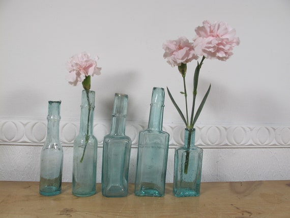 Botellas de cristal antiguas. Colección de cinco. Pequeñas botellas de  vidrio encontradas. Colección mixta de vidrio desgastado antiguo Aqua glass  -  México