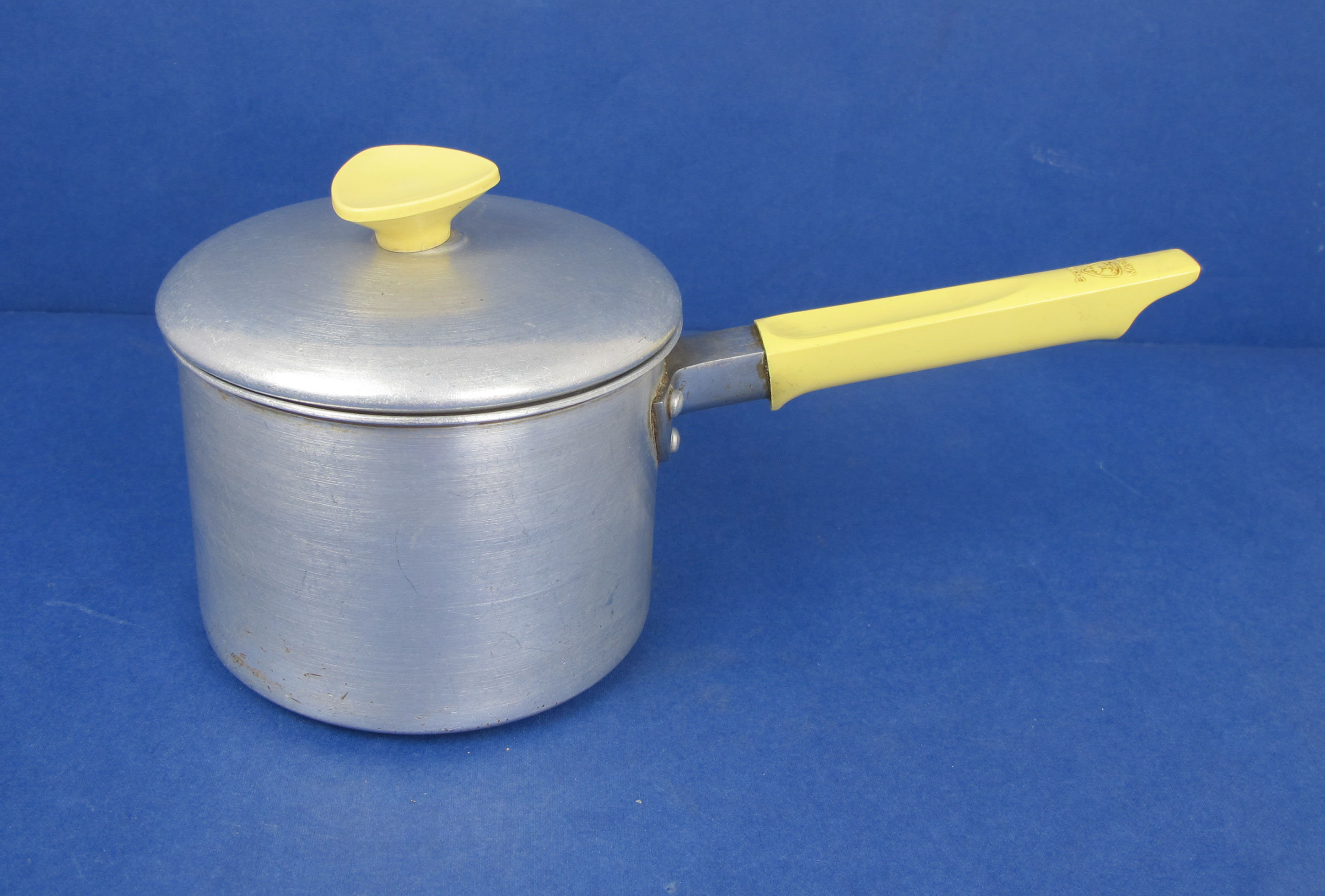 Small vintage heavy aluminium saucepan with a fabulous yellow Etsy