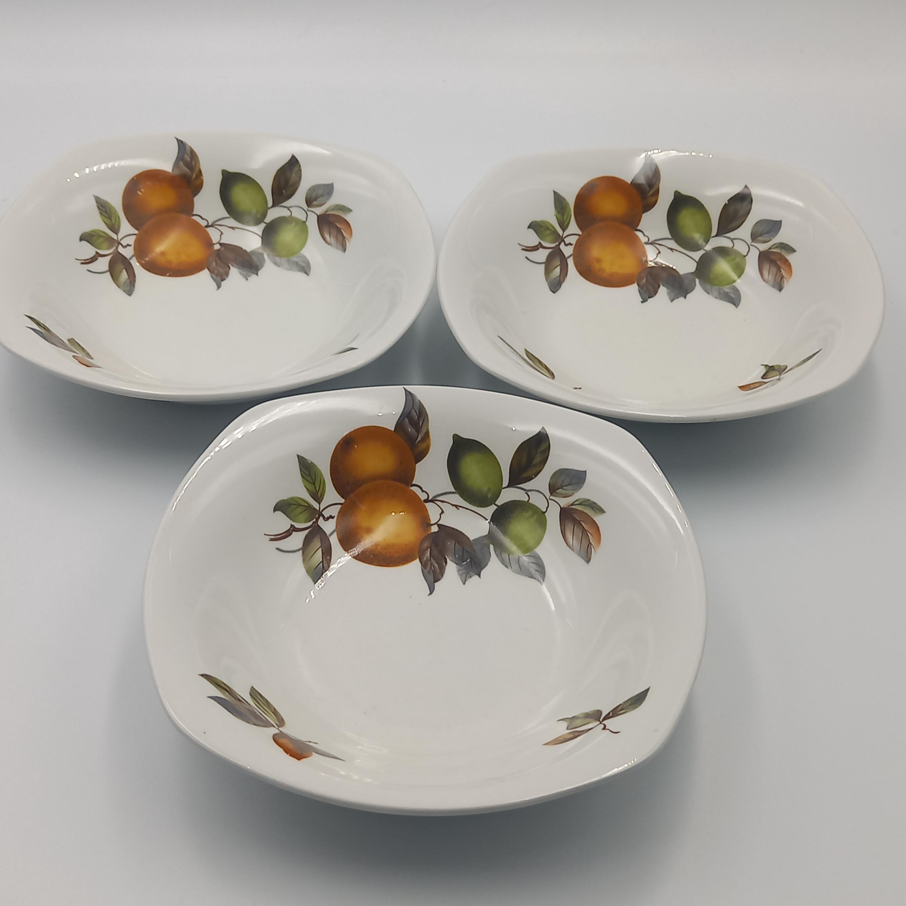 Midwinter Stylecraft Bowls (set of 3) – Oranges and Lemons, 1969