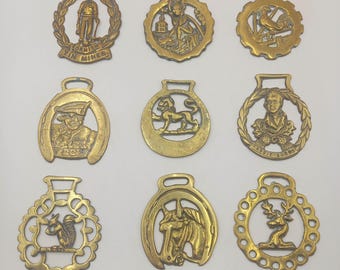Vintage hästmässingsmedaljonger: Retro heminredning