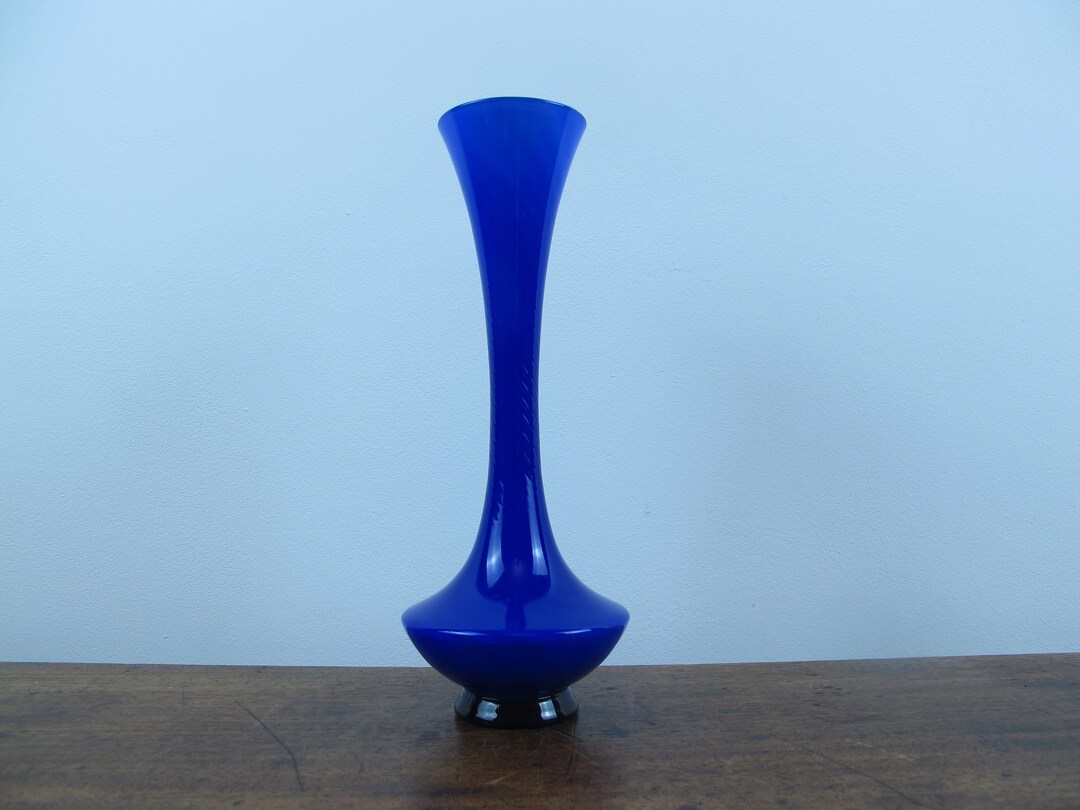 Vintage Blue Glass Bud Vase. Bright Cobalt Blue Vase 9 Inches Tall 23cm