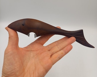 Vintage mid century modern wooden shark bottle opener. Lovely shape. Vintage barware, kitchenalia. Mid Century Modern