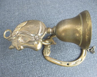 Cloche en fer à cheval vintage en laiton pour porte de grange, entrée - Label Emmaüs