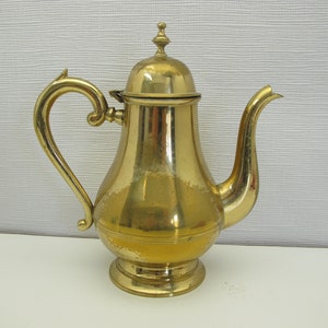 Vintage brass coffee pot. Lidded coffee pot with long curved spout. Elegant boho decor