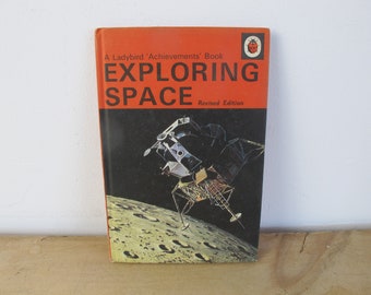 Libro vintage Ladybird Exploring Space - Un libro Ladybird Achievements. Serie 601.