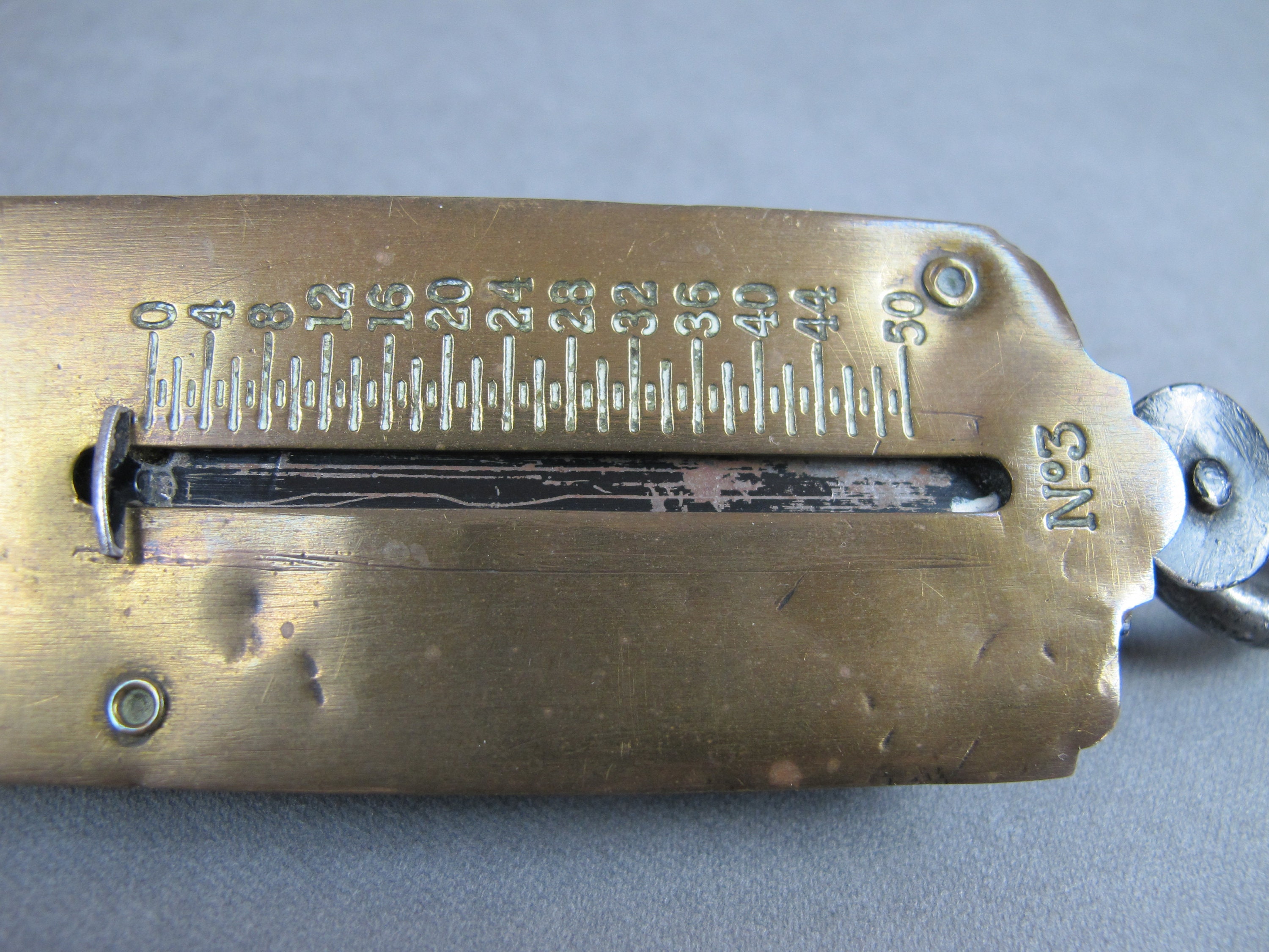 Antique weighing scale. Salters Pocket Balance No. 3 to weigh up 