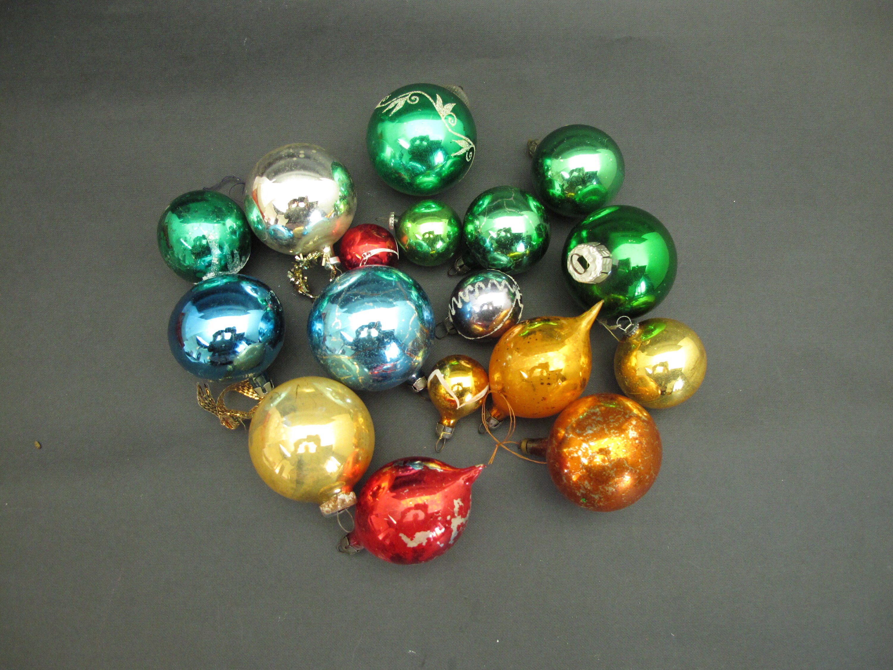 Mixed set of 17 vintage glass Christmas decorations / baubles.  Etsy