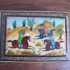 Vintage small Indian wooden box with hand painted lid. Keepsake box. Jewelry box. 4 x 3 x 1.5 inches