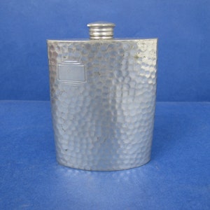 Vintage hip flask. Small hammered pewter curved screw-top flask. Made in England. 155ml, 1/3 US pint