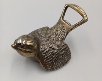 Vintage bird bottle opener. Silvertone metal. Vintage barware, kitchenalia