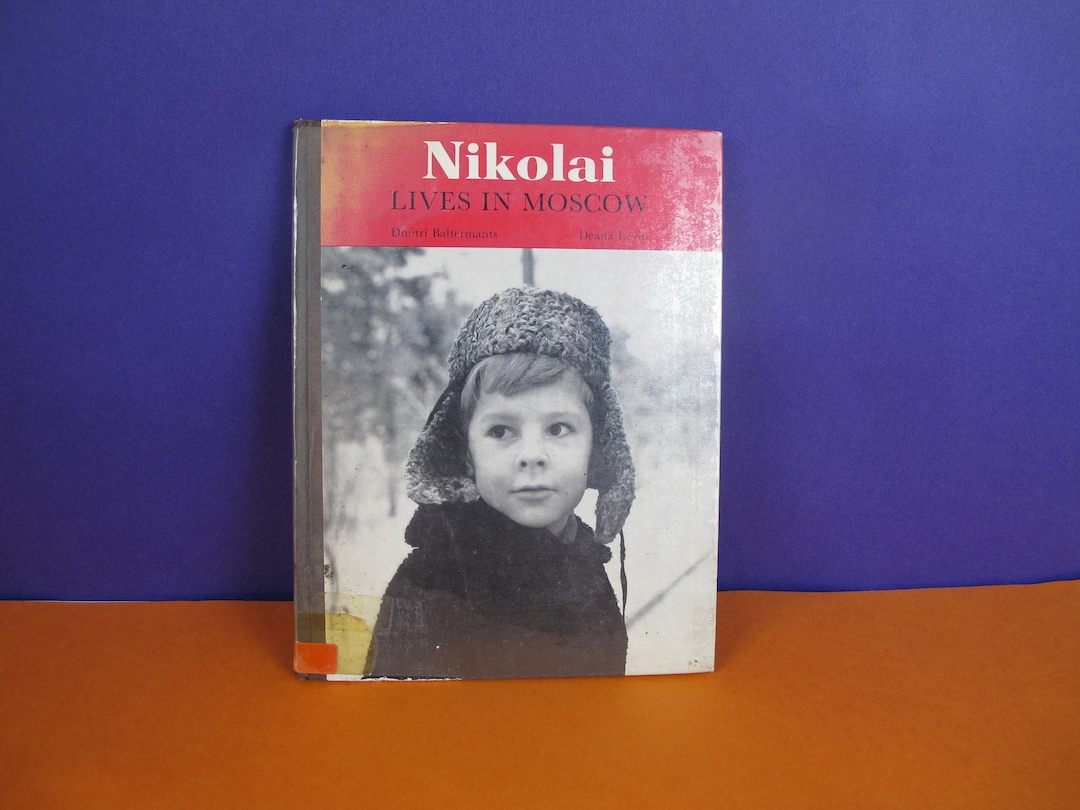 Vintage Book Nikolai Lives in Moscow, 1966. Fascinating Book About a ...