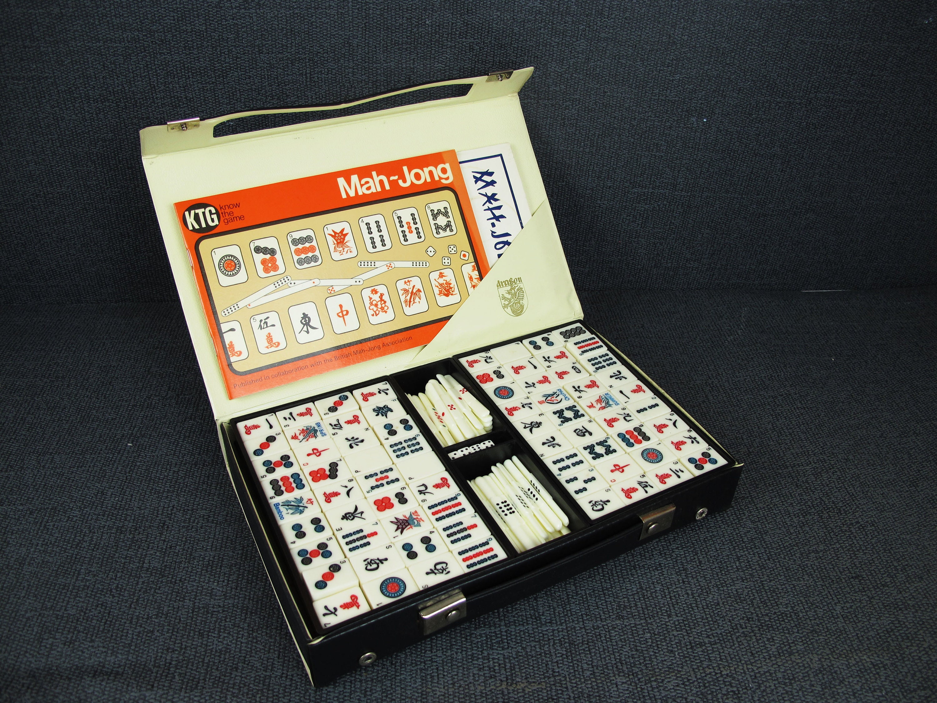 Vintage Chinese Japanese Mahjong Set Auction