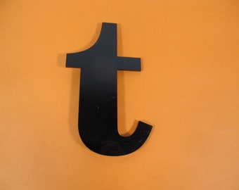 Lettera T in plastica nera vintage, segnaletica (7 pollici)