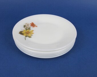 JAJ Pyrex Autumn Glory (Dahlia in the USA) side plate. Vintage English Pyrex.