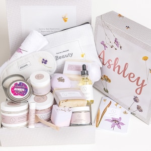 Organic Spa Gift Set for Women, Luxury Bath Kit, Relaxation Gift Basket, Lizush Gift Box